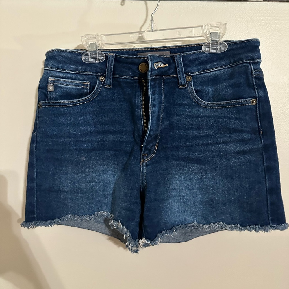 Just USA jean shorts. Worn twice. Smoke free home. Size M. Excellent condition.